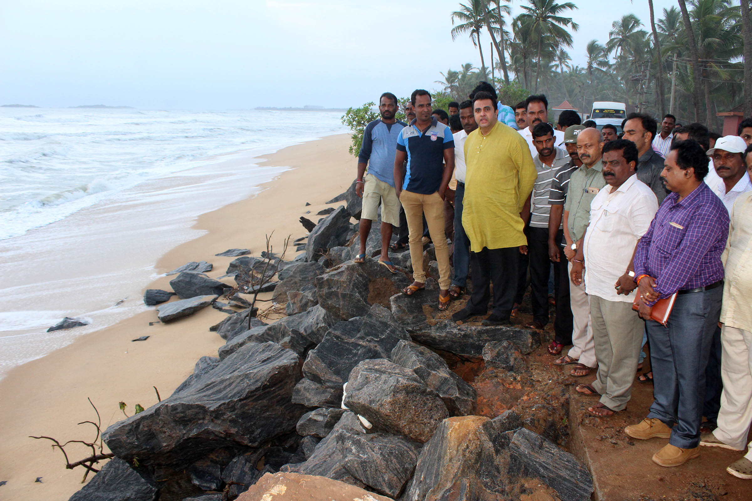 ಕುತ್ಪಾಡಿ ಪಡುಕೆರೆ ಕಡಲ್ಕೊರೆತ: ಸಚಿವ ಪ್ರಮೋದ್ ಪರಿಶೀಲನೆ